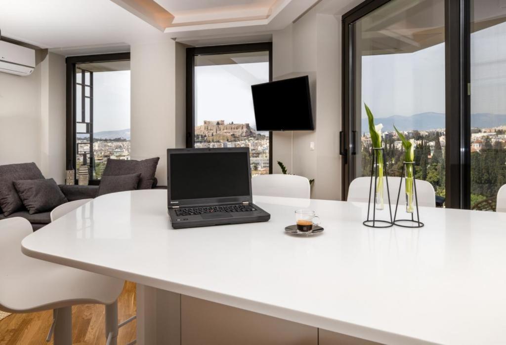 Upscale Luxury Living In Acropolis By Neuvel Apartment Athena Bagian luar foto