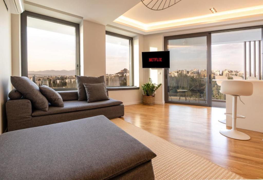 Upscale Luxury Living In Acropolis By Neuvel Apartment Athena Bagian luar foto